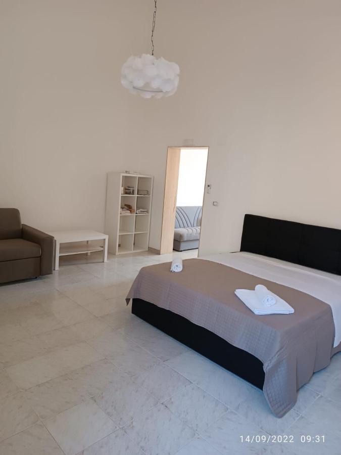 Di Fronzo Guest House T Triggiano Eksteriør bilde