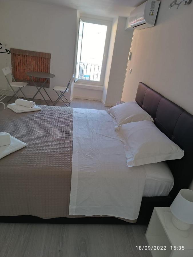 Di Fronzo Guest House T Triggiano Eksteriør bilde